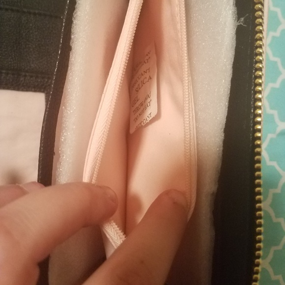 NWT Betsey Johnson Pug / Dog Wristlet / Wallet - Picture 8 of 8